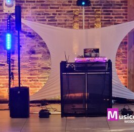 Komplette DJ-Anlage mit professioneller Lichttechnik für Hochzeiten in Herford und Umgebung